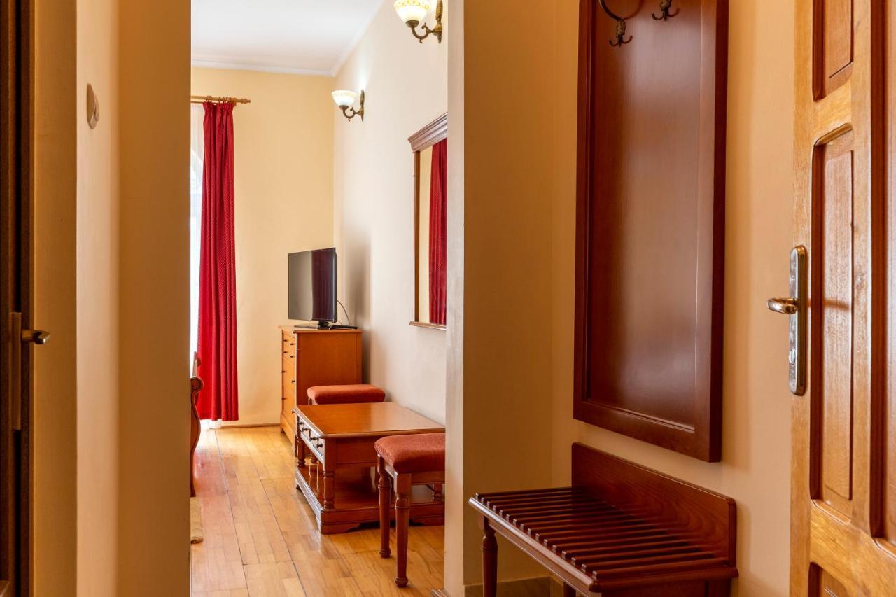 Hotel Denis Daneş Extérieur photo