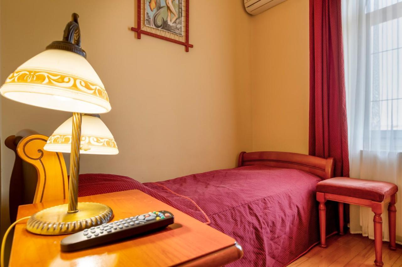 Hotel Denis Daneş Extérieur photo
