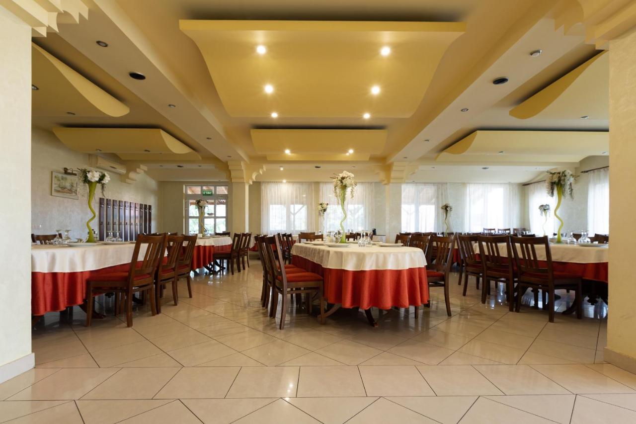 Hotel Denis Daneş Extérieur photo